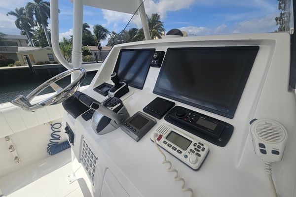 Quid Pro Quo 30ft Intrepid Yacht For Sale