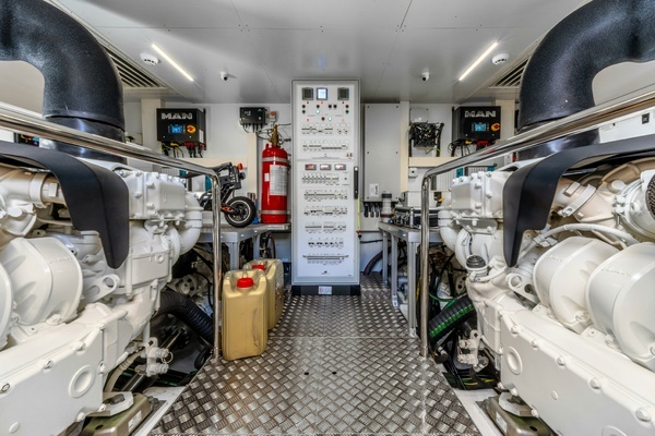 2025 Ferretti Yachts 95