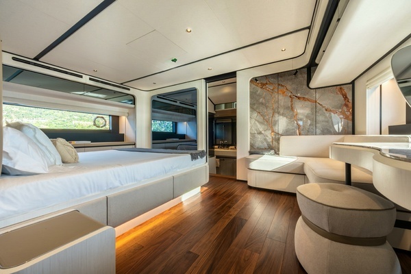 2025 Ferretti Yachts 95
