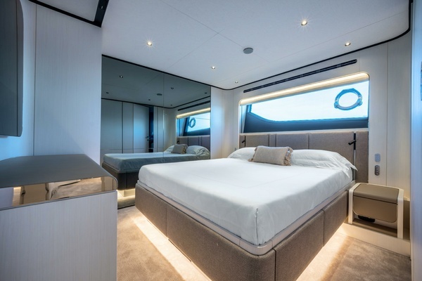 2025 Ferretti Yachts 95