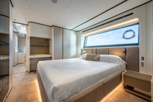 2025 Ferretti Yachts 95