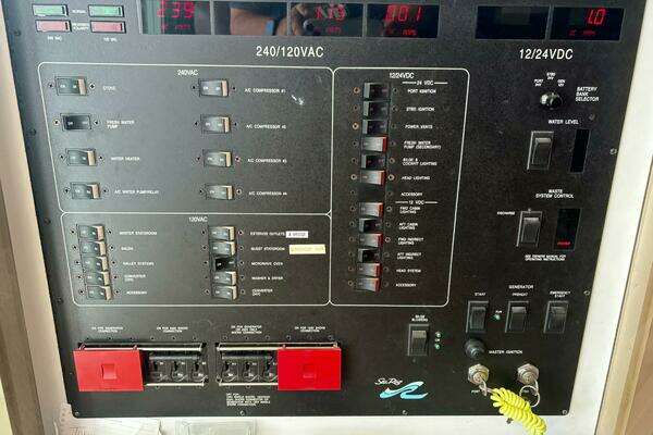 Sea Ray 550 Sedan Bridge Yacht For Sale