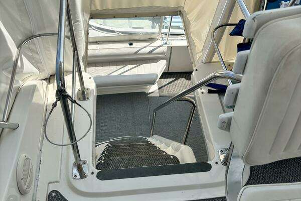 Sea Ray 550 Sedan Bridge Yacht For Sale
