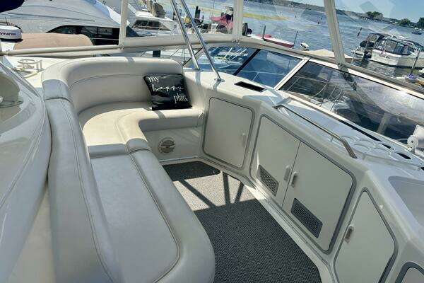 Sea Ray 550 Sedan Bridge Yacht For Sale