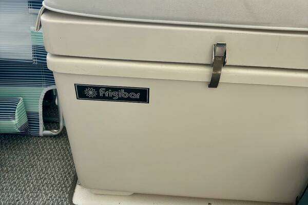 Sea Ray 550 Sedan Bridge Yacht For Sale