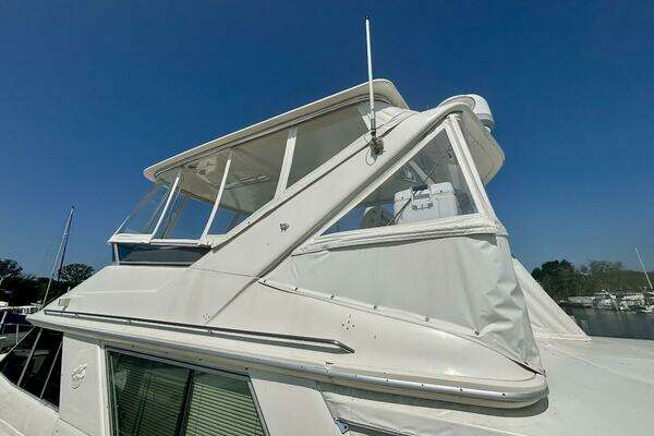Sea Ray 550 Sedan Bridge Yacht For Sale