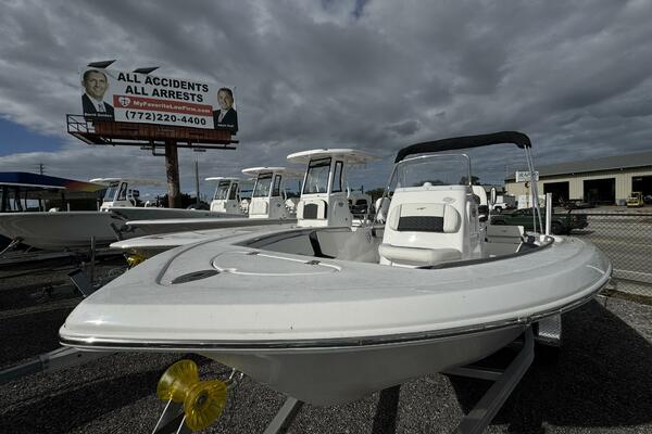 198 CC Adventure 19ft Tidewater Yacht For Sale