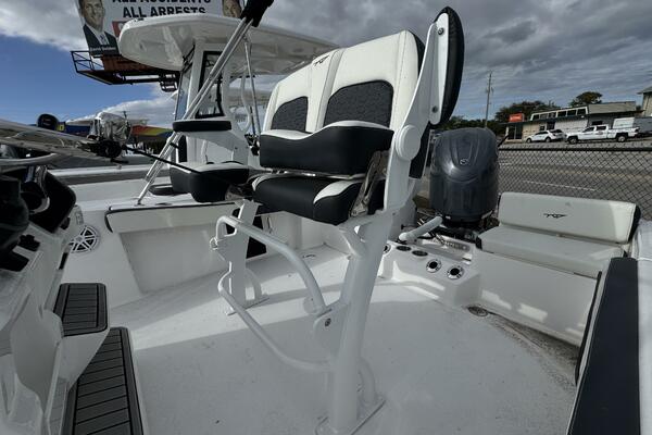 198 CC Adventure 19ft Tidewater Yacht For Sale