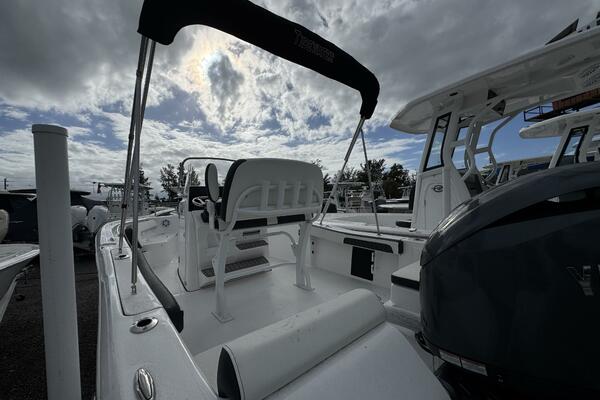 198 CC Adventure 19ft Tidewater Yacht For Sale