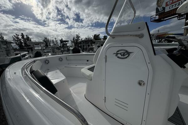 198 CC Adventure 19ft Tidewater Yacht For Sale