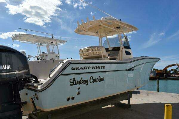 Photo of the 2012 Grady-White Canyon 271 "Lindsay Caroline"