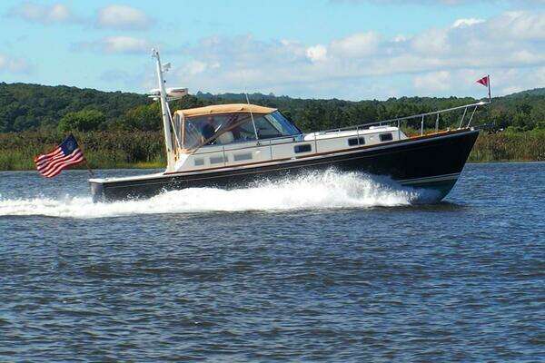Grand Banks 38 Eastbay EX Yacht For Sale