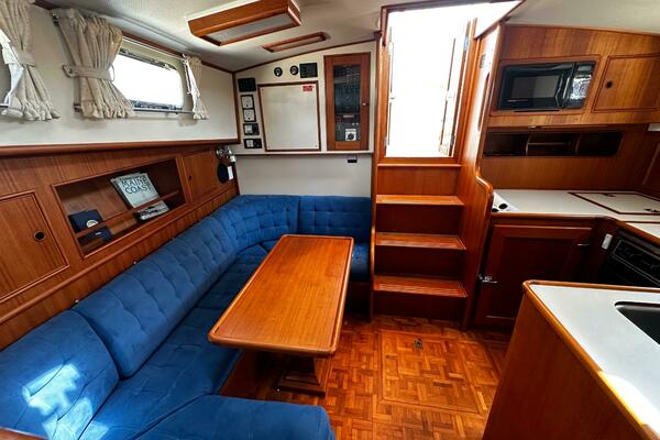 BOOTLEGGER 38ft Grand Banks Yacht For Sale