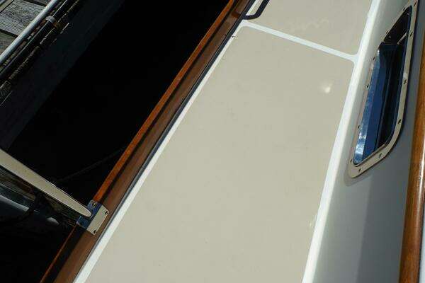 Grand Banks 38 Eastbay EX Yacht For Sale