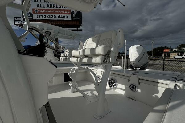 2500 Carolina Bay 25ft Tidewater Yacht For Sale