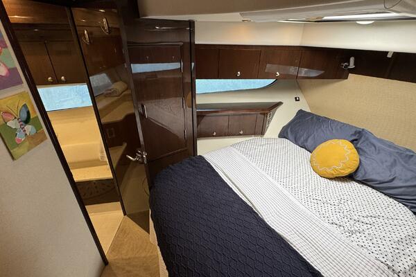 Forward VIP Centerline Queen