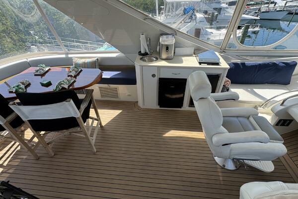 Flybridge Looking Port