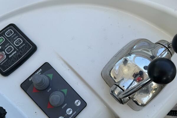 Flybridge Equipment & Navigation