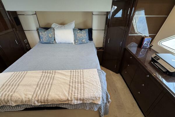 Full Beam Owners Stateroom