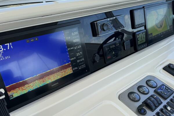 Flybridge Equipment & Navigation