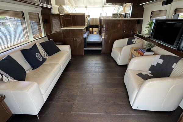 Salon Entrance Looking Forward