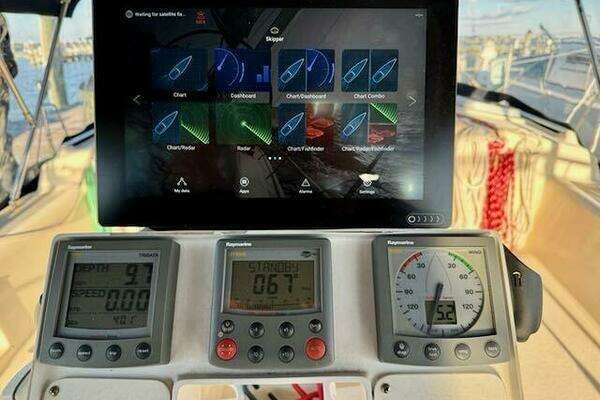 Photo of the 1999 Caliber 40 LRC "WINDFALL"