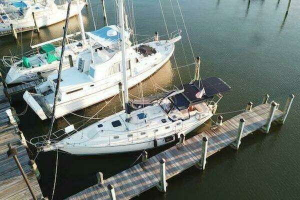 Photo of the 1999 Caliber 40 LRC "WINDFALL"