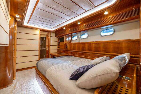 Ferretti Yachts 94 Raised Pilothouse Yacht For Sale