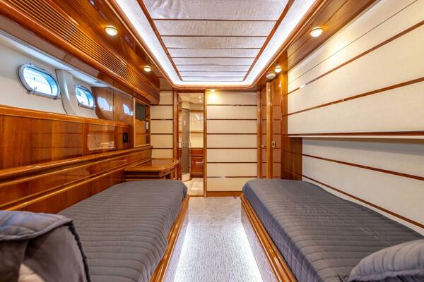 DREAMCHASER 94ft Ferretti Yachts Yacht For Sale