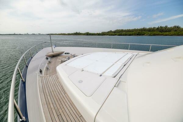 DREAMCHASER 94ft Ferretti Yachts Yacht For Sale