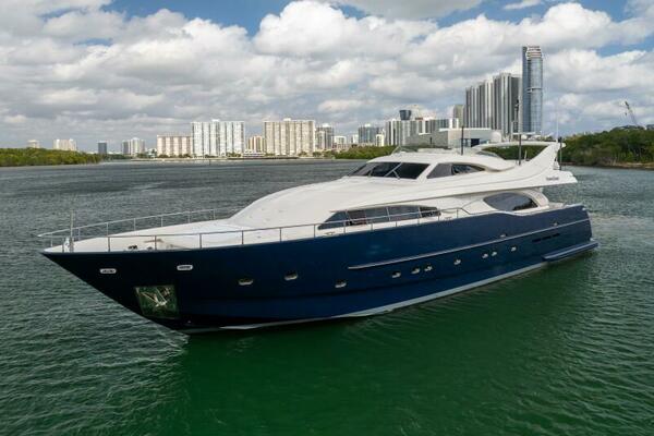 DREAMCHASER 94ft Ferretti Yachts Yacht For Sale