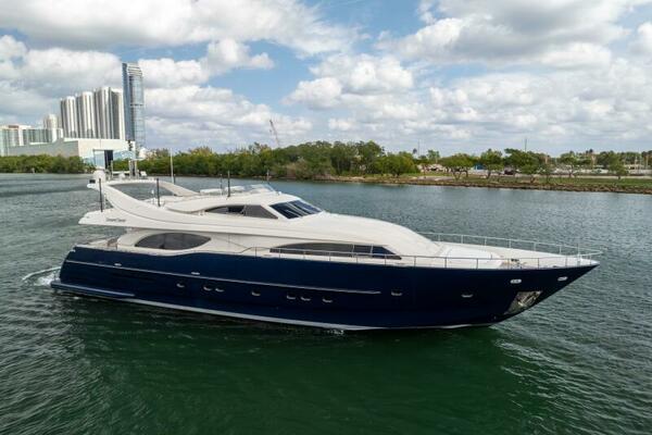 DREAMCHASER 94ft Ferretti Yachts Yacht For Sale