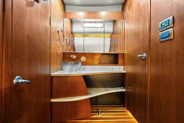 Tiara Yachts 4300 Sovran Yacht For Sale