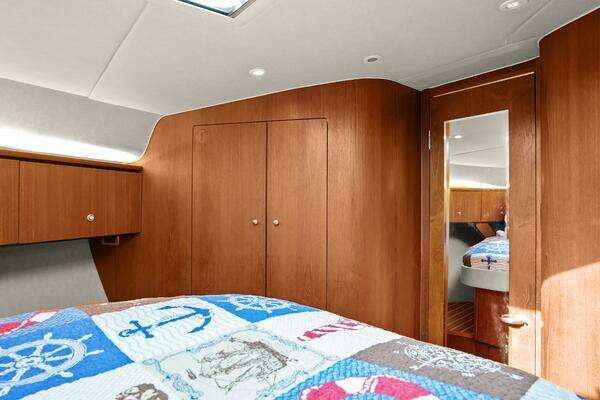 Tiara Yachts 4300 Sovran Yacht For Sale