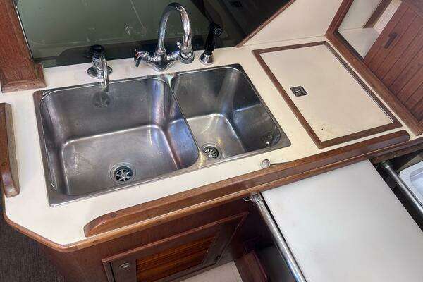 Island Packet 320 Yacht For Sale