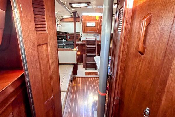 Offline 32ft Island Packet Yacht For Sale