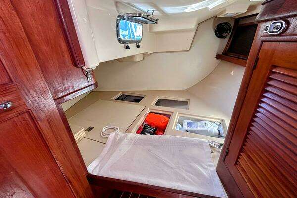 Island Packet 320 Yacht For Sale