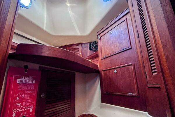 Island Packet 320 Yacht For Sale