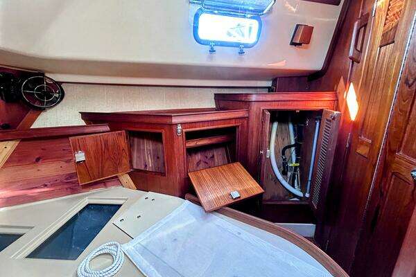 Island Packet 320 Yacht For Sale
