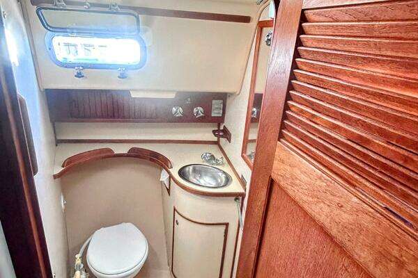 Island Packet 320 Yacht For Sale