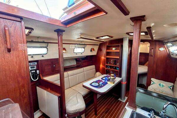 Island Packet 320 Yacht For Sale