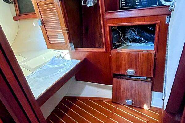 Island Packet 320 Yacht For Sale