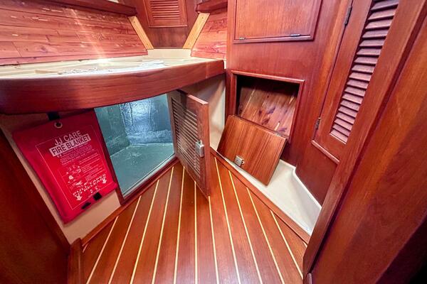 Offline 32ft Island Packet Yacht For Sale