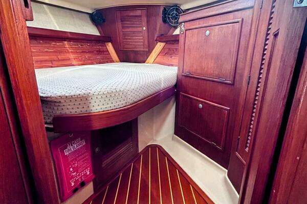 Island Packet 320 Yacht For Sale