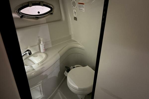 26ft Crownline Yacht For Sale