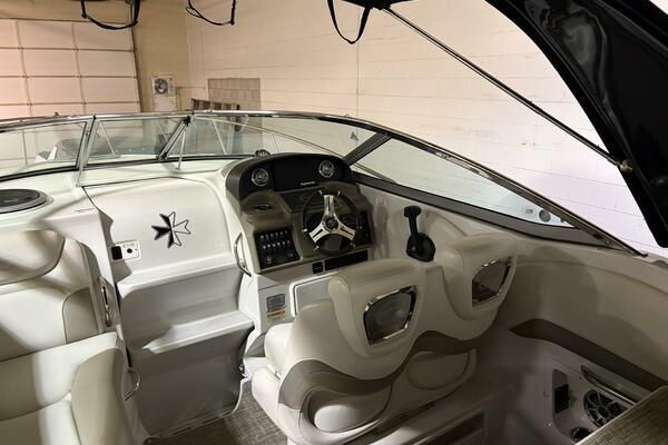 26ft Crownline Yacht For Sale
