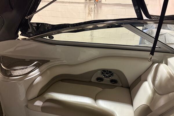 26ft Crownline Yacht For Sale