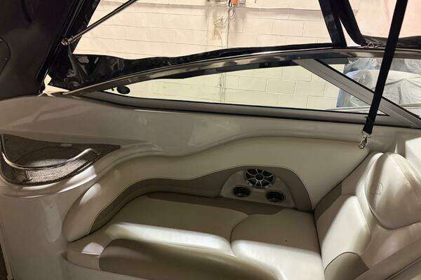 Photo of the 2019 Crownline 264 CR