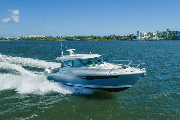 Tiara Yachts 43 LE Yacht For Sale