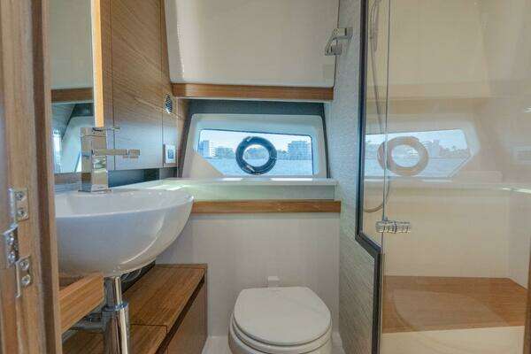 Tiara Yachts 43 LE Yacht For Sale